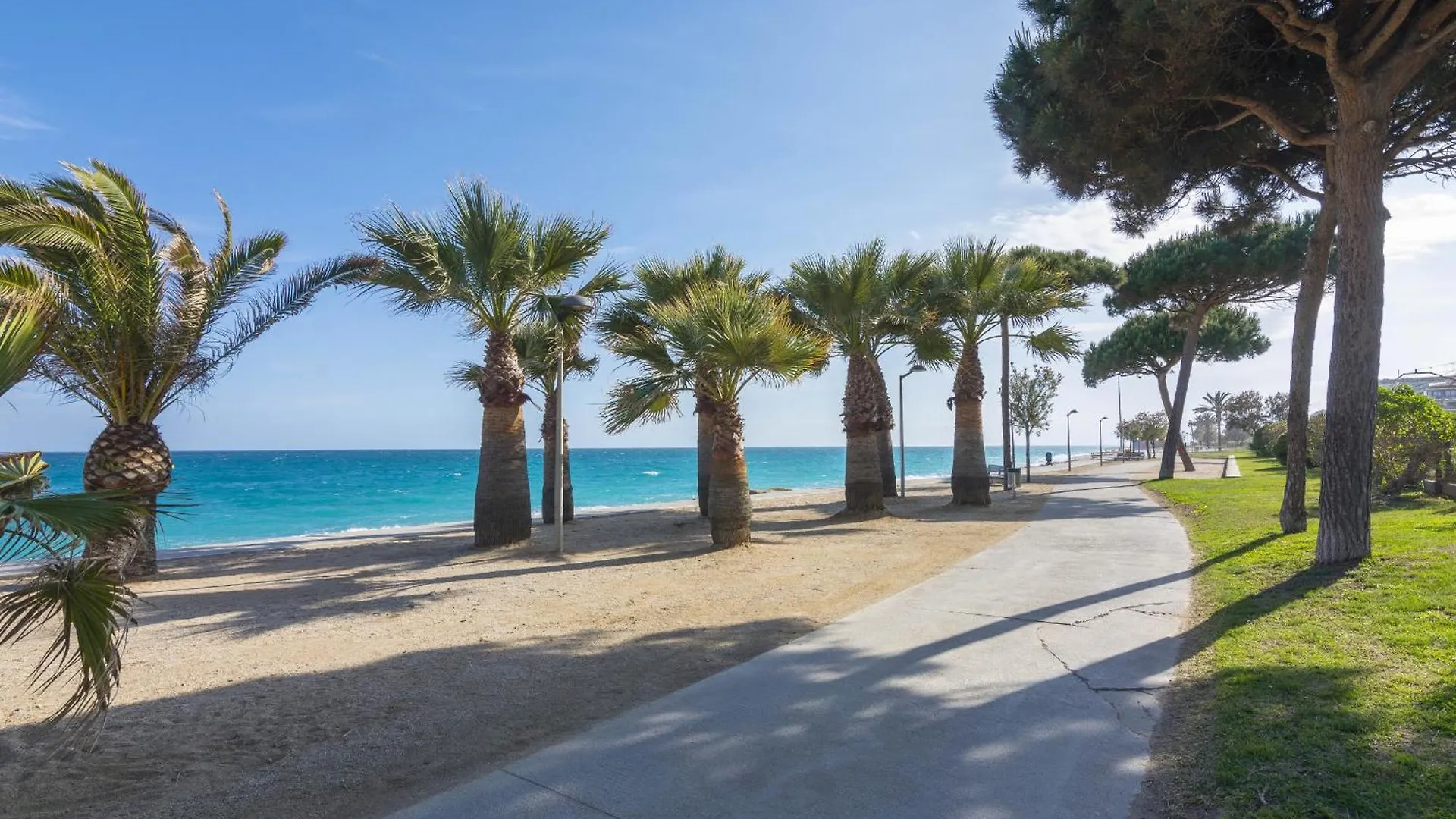 Homeholidaysrentals Balmes - Costa Barcelona Calella 0*,